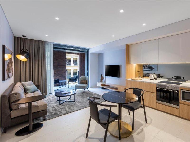Skye Suites ซิดนีย์ ภายนอก รูปภาพ A typical apartment at The Standard