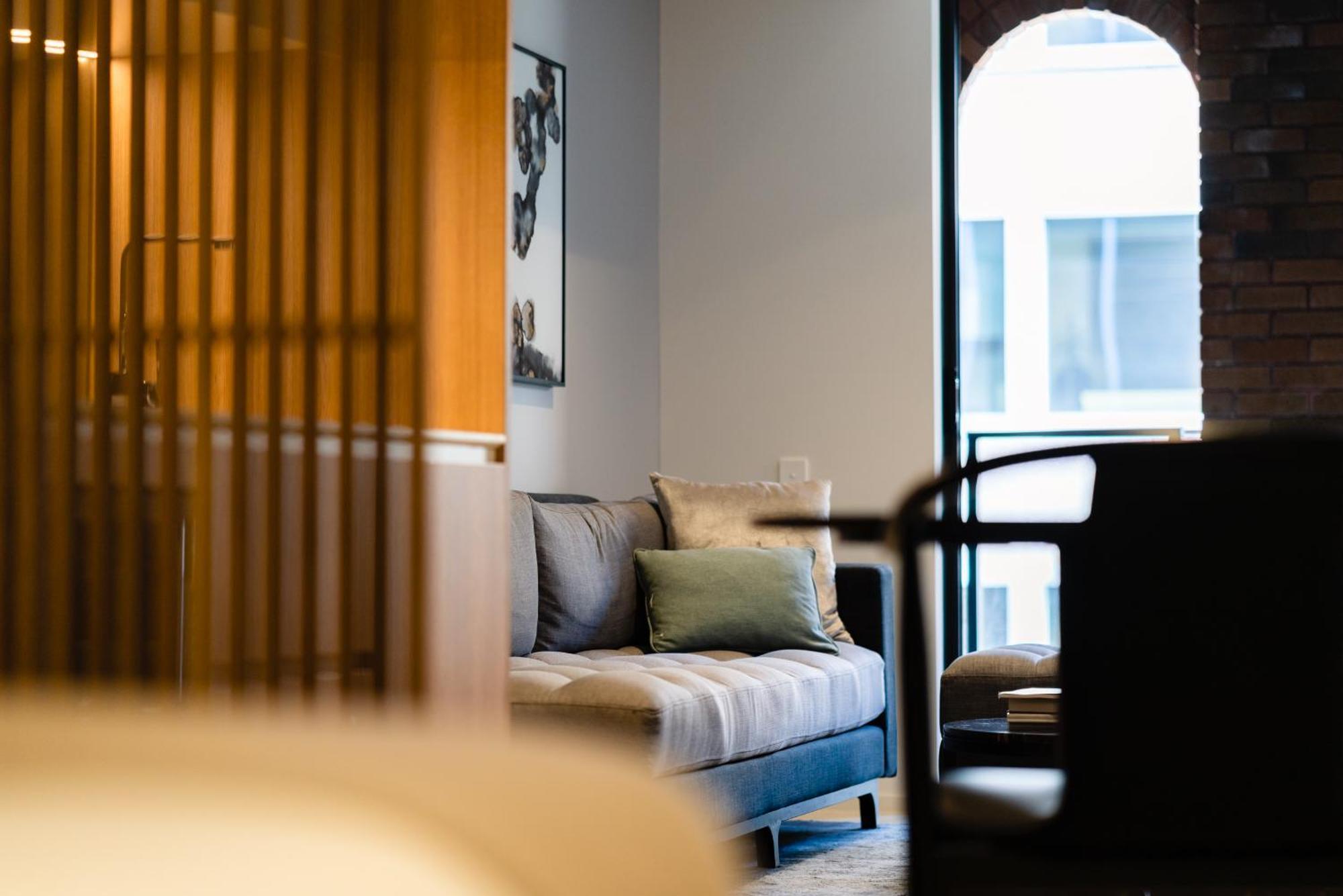 Skye Suites ซิดนีย์ ห้อง รูปภาพ A room at the hotel