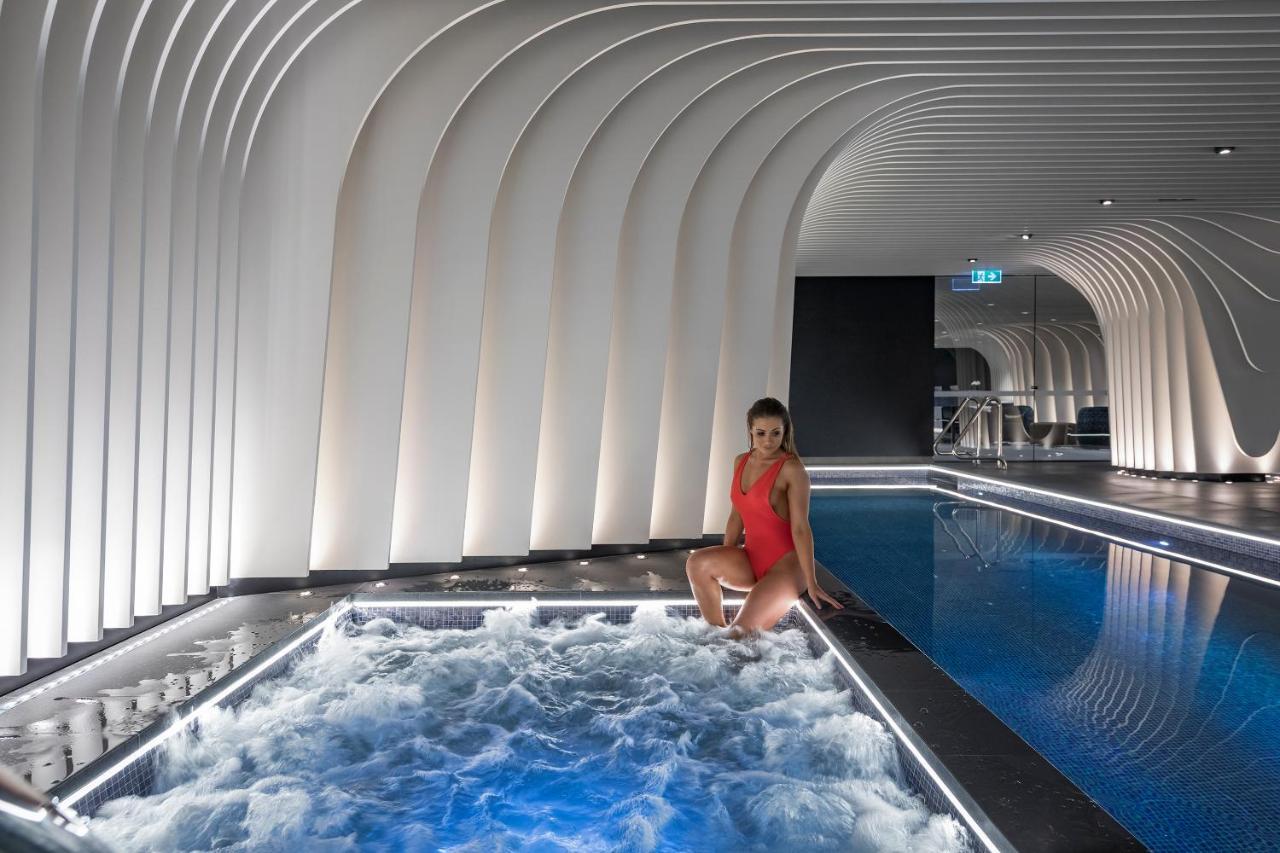 Skye Suites ซิดนีย์ ภายนอก รูปภาพ The spa at The Dorchester